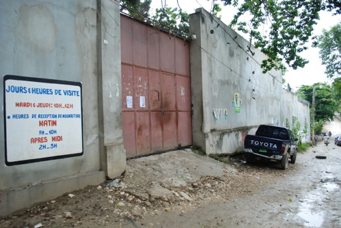 2010-11-10-jail_mirebalais